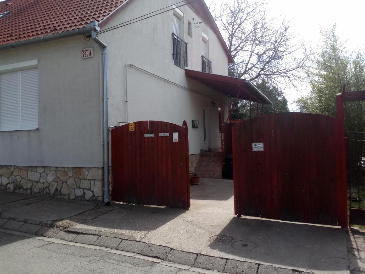 Budai Vam Apartmanhaz ペーチ エクステリア 写真