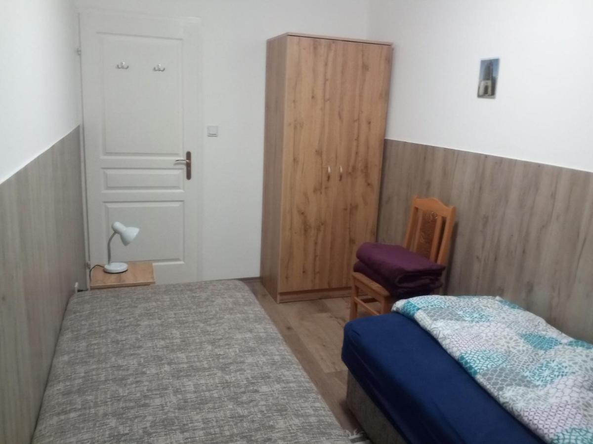 Budai Vam Apartmanhaz ペーチ エクステリア 写真